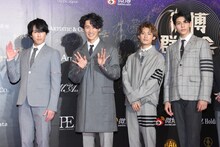 左から宮舘涼太、岩本照、向井康二、ラウール。