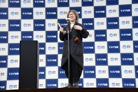 父・大林宣彦のジャケットを羽織っていることを明かす大林千茱萸。