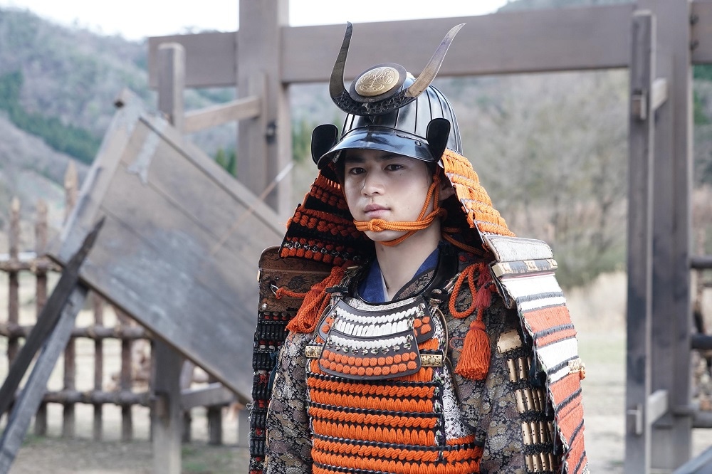 鈴鹿央士演じる松平元康。