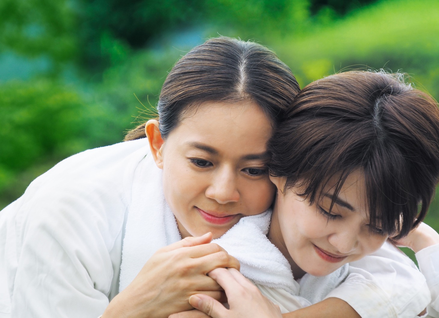 「女たち」メインビジュアル