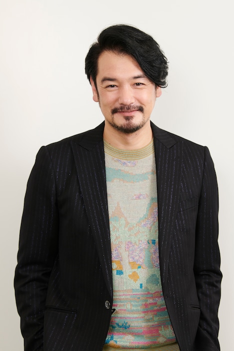 小田井涼平演じる源真司。