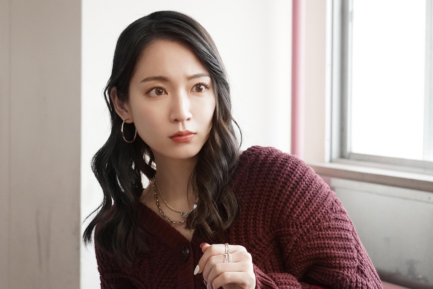 恋愛ミッションでギャルに変身した久遠あいこ（吉岡里帆）。