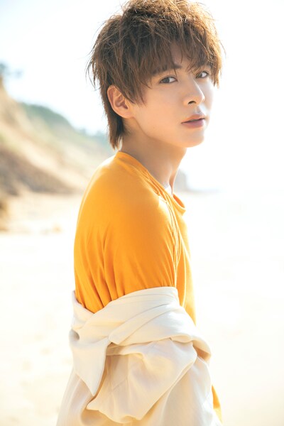 「小宮璃央ファースト写真集 未来」より。（撮影 / booro） (c)主婦と生活社