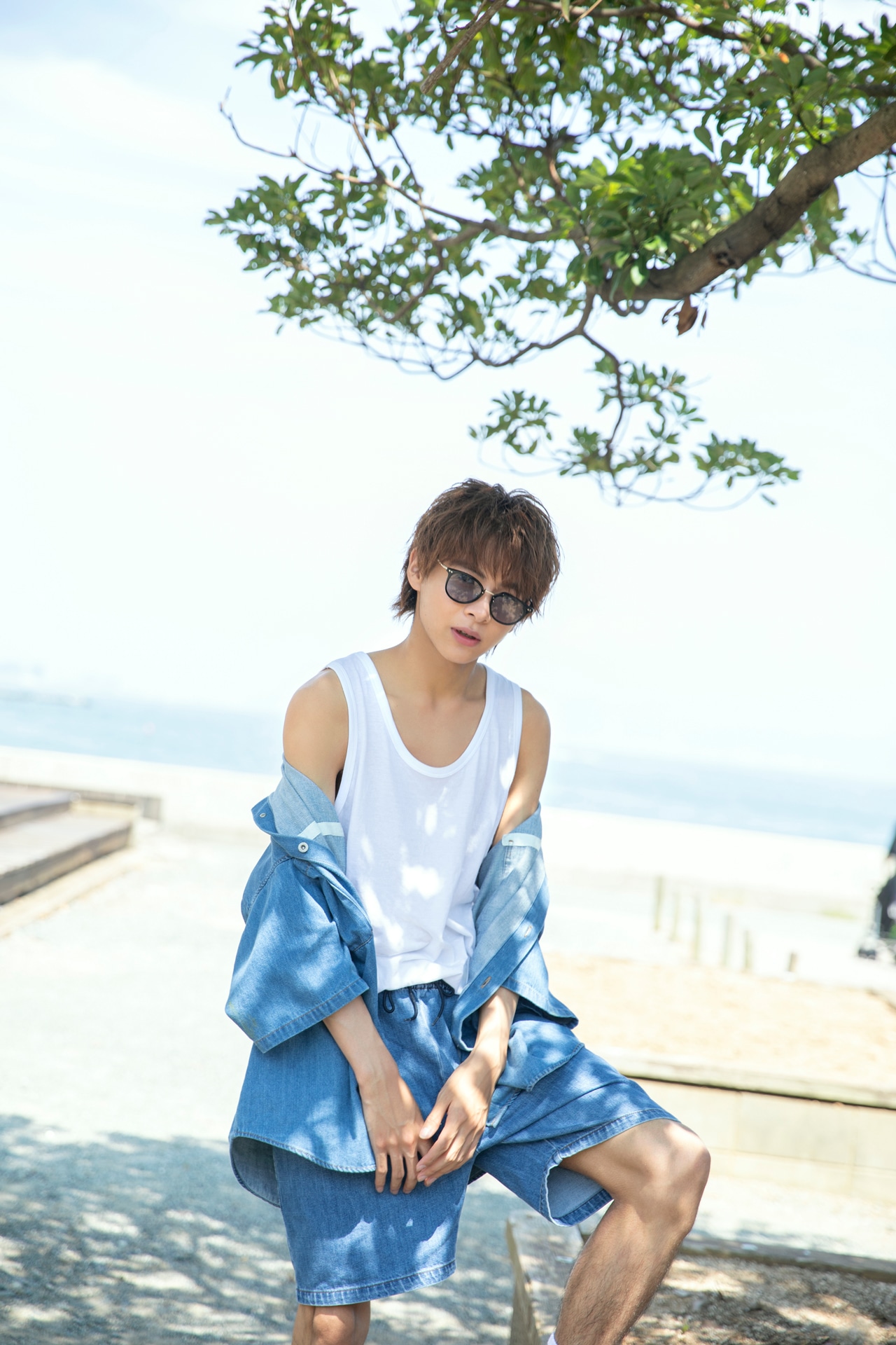 「小宮璃央ファースト写真集 未来」より。（撮影 / booro） (c)主婦と生活社