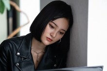 兒玉遥演じる深田清子。