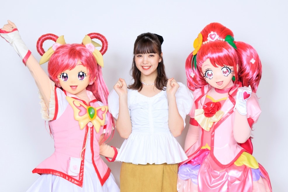 左からキュアドリーム、藤田ニコル、キュアグレース。