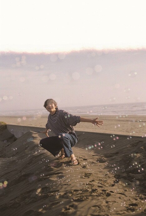 「小関裕太2021-2022カレンダー FOUR SEASONS」より。