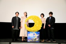 「劇場版『美少女戦士セーラームーンEternal』後編」公開記念舞台挨拶の様子。左から野島健児、三石琴乃、福圓美里、松岡禎丞。