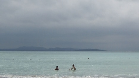 「万歳！ここは愛の道」新場面写真