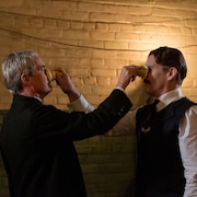 テスラとエジソンがアイスをぶつけ合う、イーサン・ホーク主演作の新写真公開