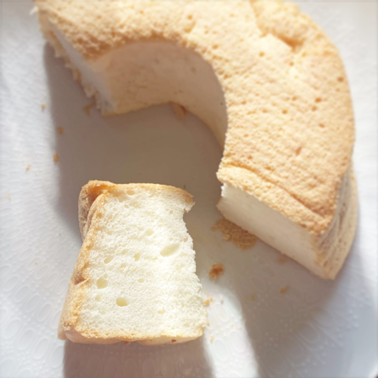 樋口真嗣が作ったシフォンケーキ。