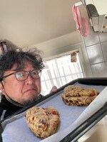 シュトーレンを作る樋口真嗣。