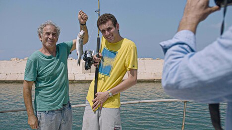 「旅立つ息子へ」新場面写真