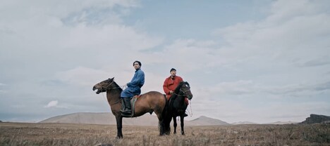 「ターコイズの空の下で」新場面写真