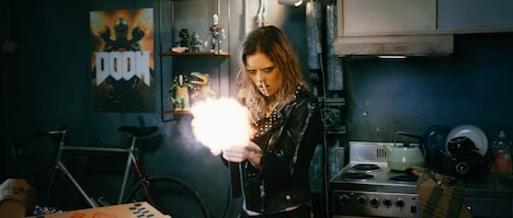 「ガンズ・アキンボ」