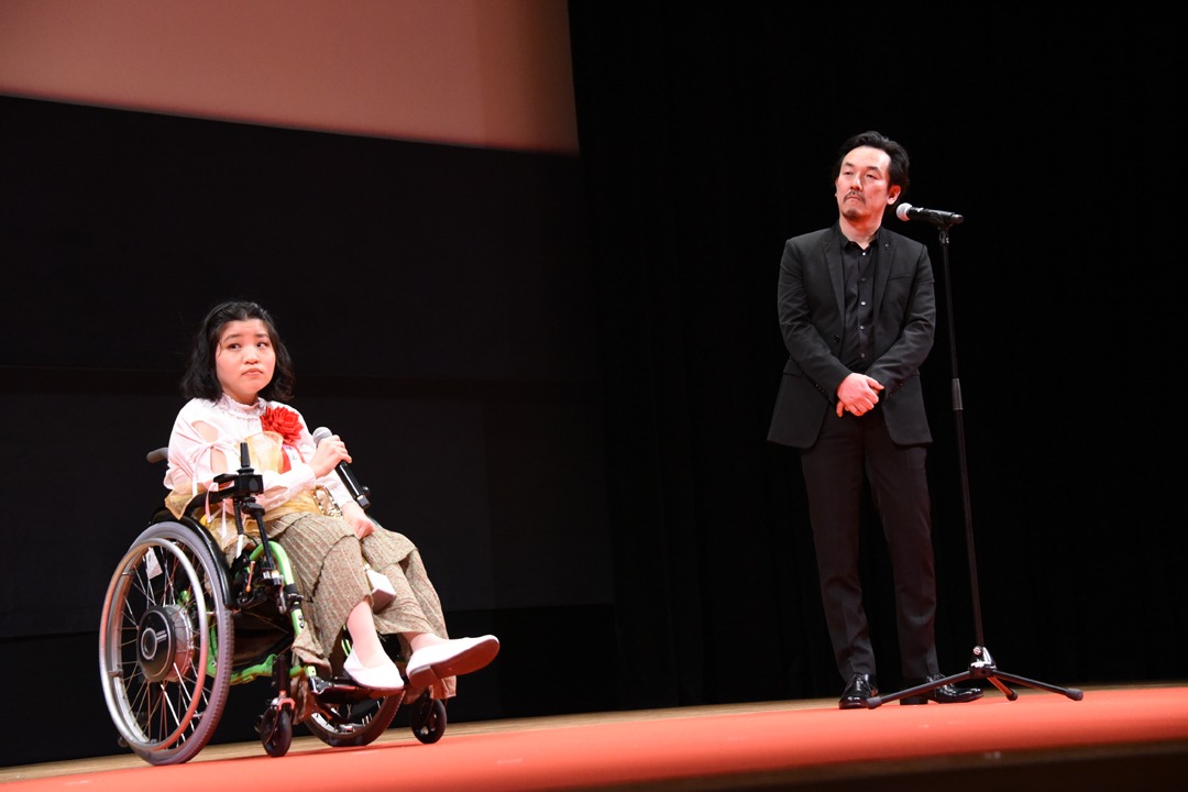第75回毎日映画コンクール表彰式の様子。