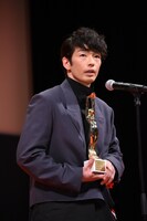 第75回毎日映画コンクール表彰式に出席した森山未來。