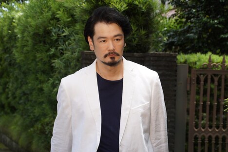 「リカ～リバース～」より、小田井涼平演じる雨宮武士。