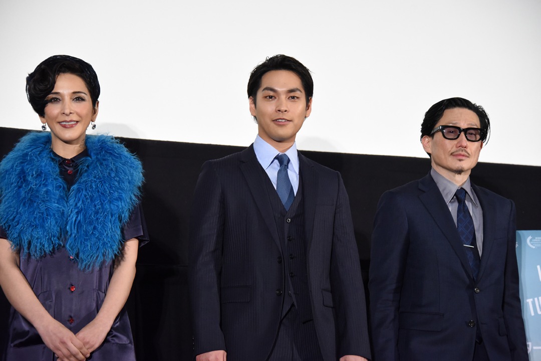 「ターコイズの空の下で」先行プレミア上映会の様子。左からサヘル・ローズ、柳楽優弥、KENTARO。