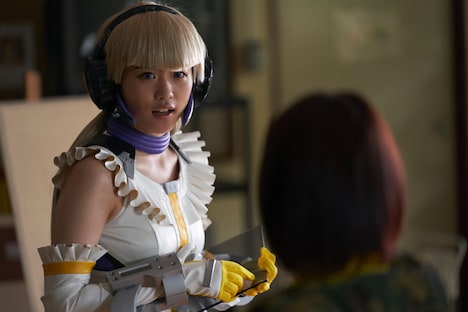 石田桃香演じるシャーロット。