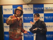 左から滝藤賢一、奈緒。