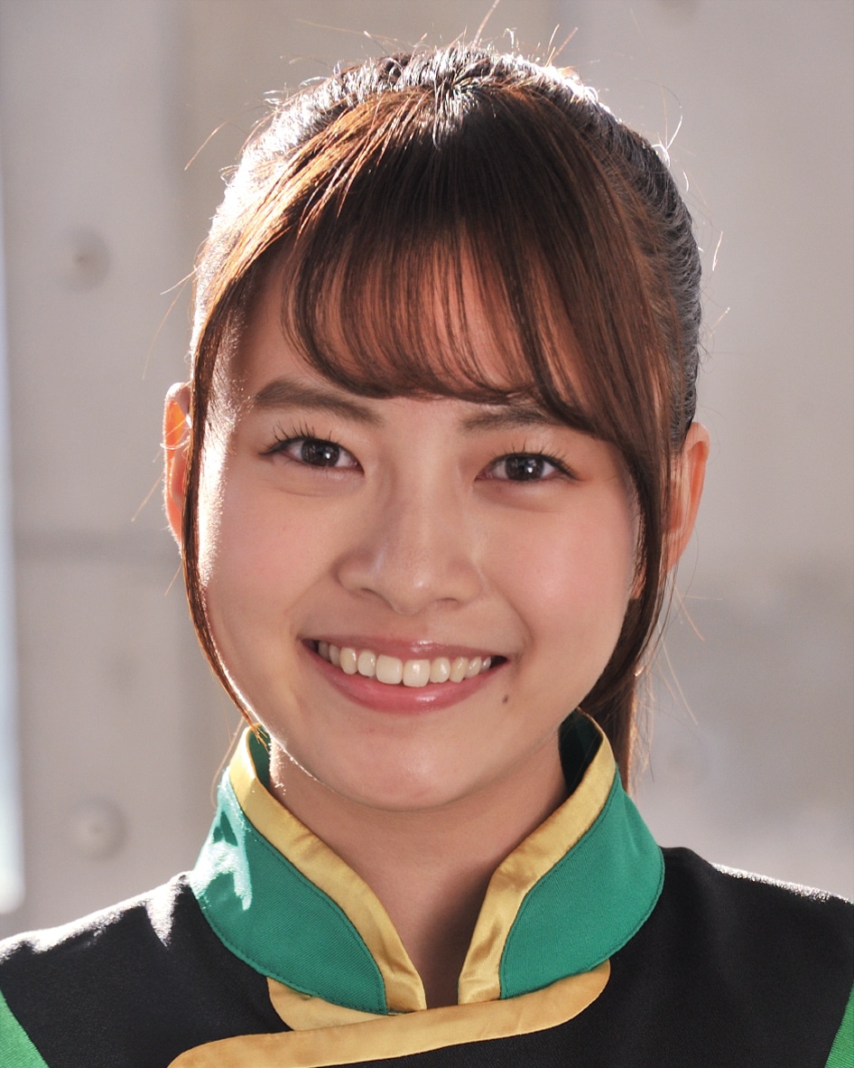 新條由芽