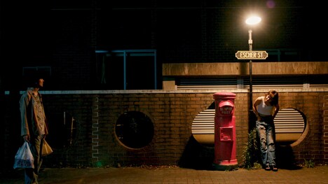 「エッシャー通りの赤いポスト」