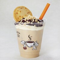「トムとジェリー ブルーベリーチーズケーキラテ」（税込693円）