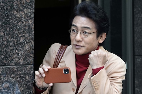 片岡愛之助演じる向後達也。