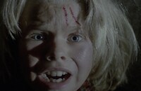 「墓地裏の家」