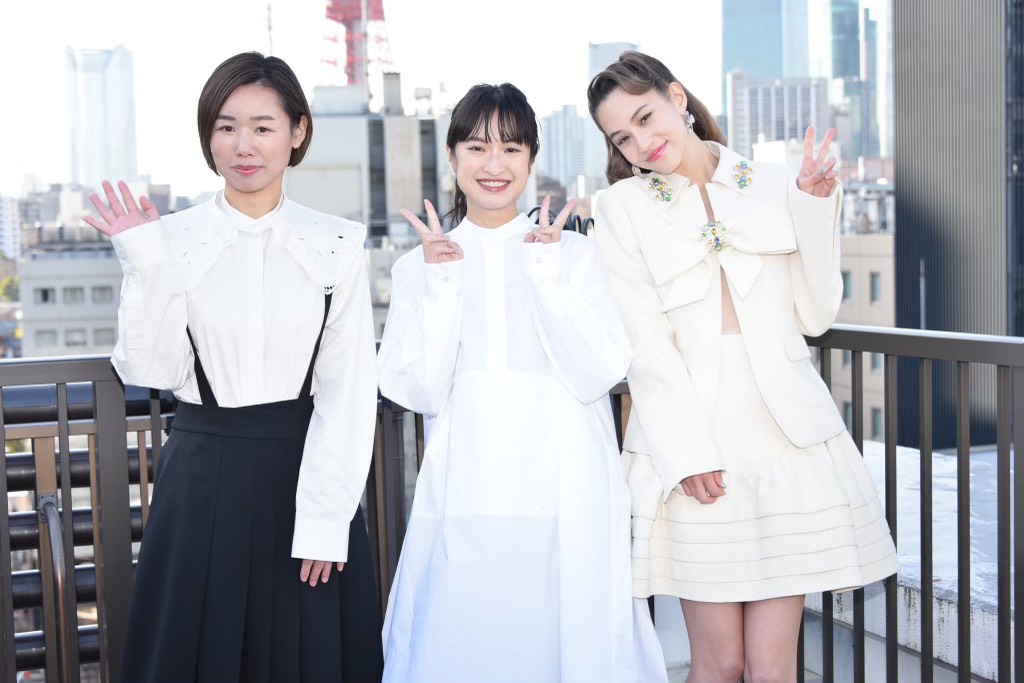 左から岨手由貴子、門脇麦、水原希子。