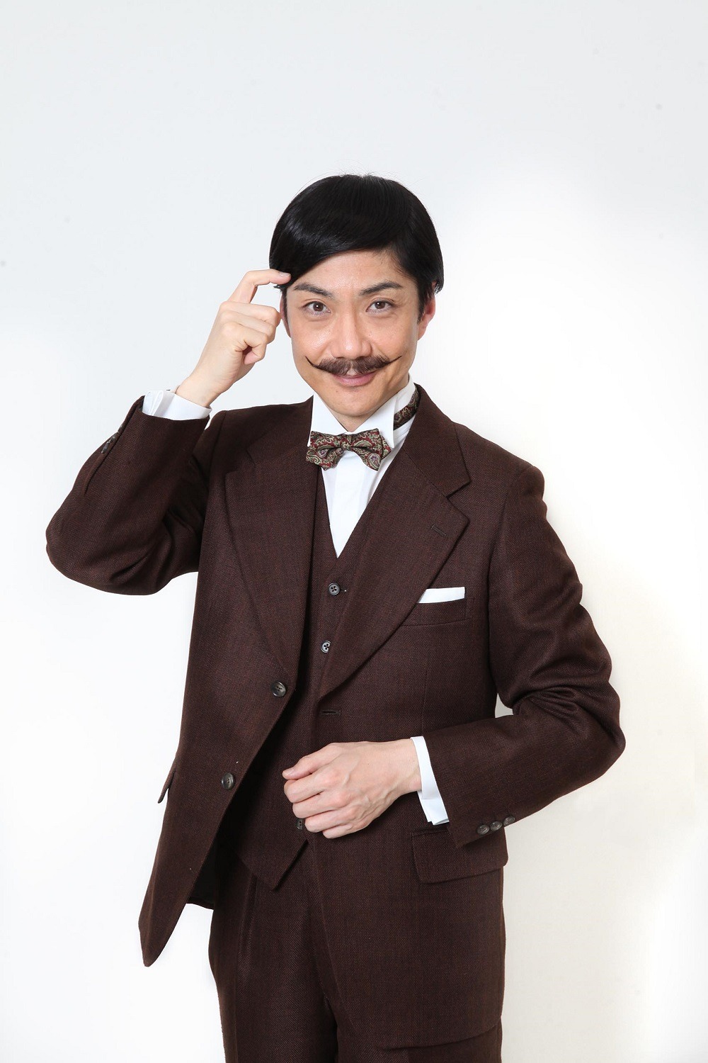 勝呂武尊役の野村萬斎。