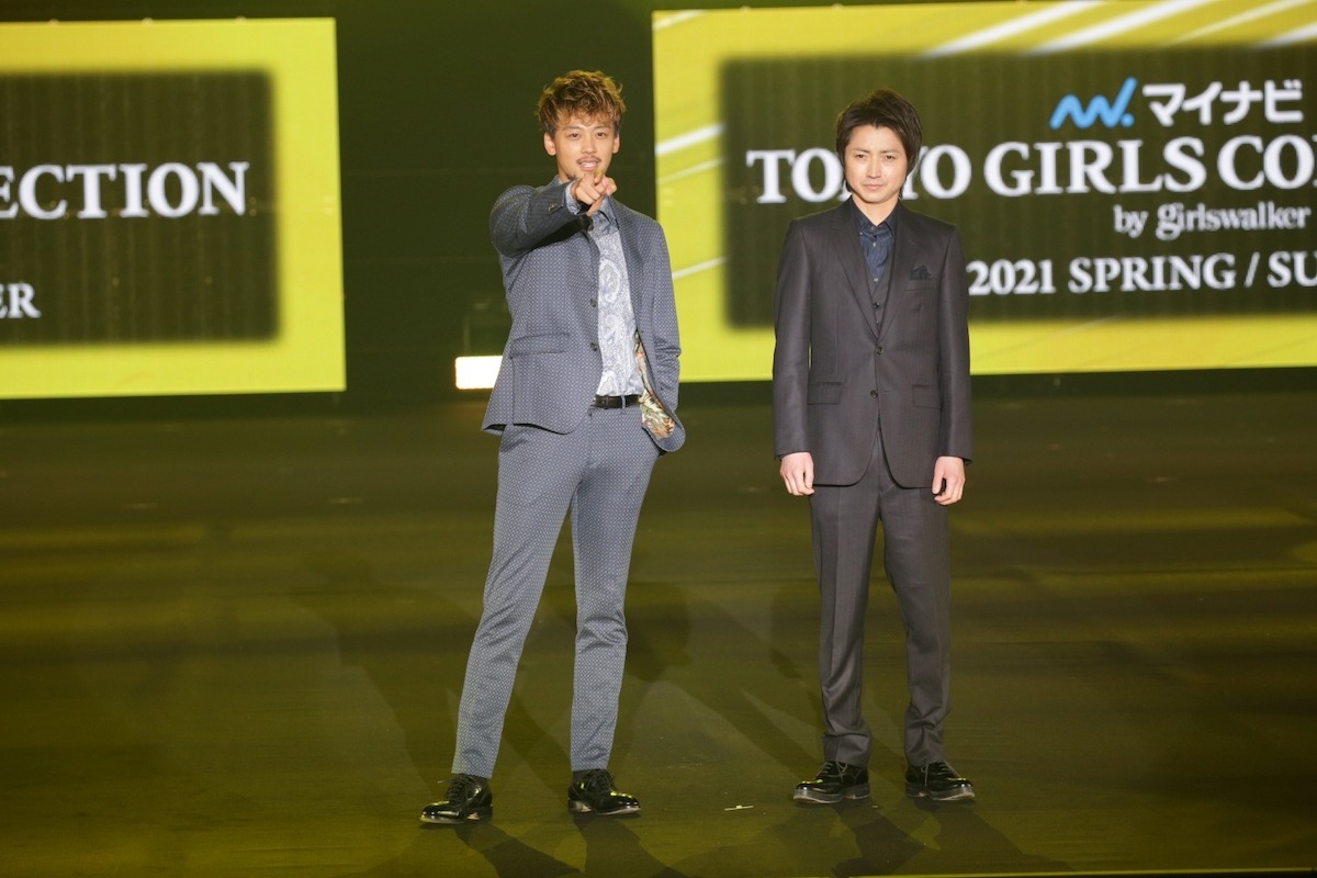 左から竹内涼真、藤原竜也。 (c)マイナビ 東京ガールズコレクション 2021 SPRING/SUMMER