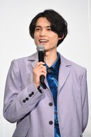 恋愛観を明かして周囲をざわつかせた松村北斗。