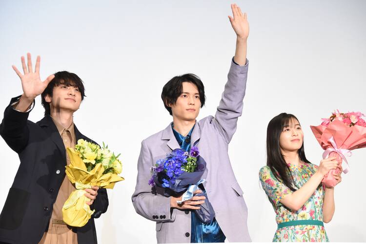小声でボケ続ける松村北斗 幼き小関裕太の写真に でんぢゃらすじーさんみたい 写真9枚 映画ナタリー 小声でボケ続ける松村北斗 幼き小関裕太の写真に でんぢゃらすじーさんみたい 写真9枚 映画ナタリー