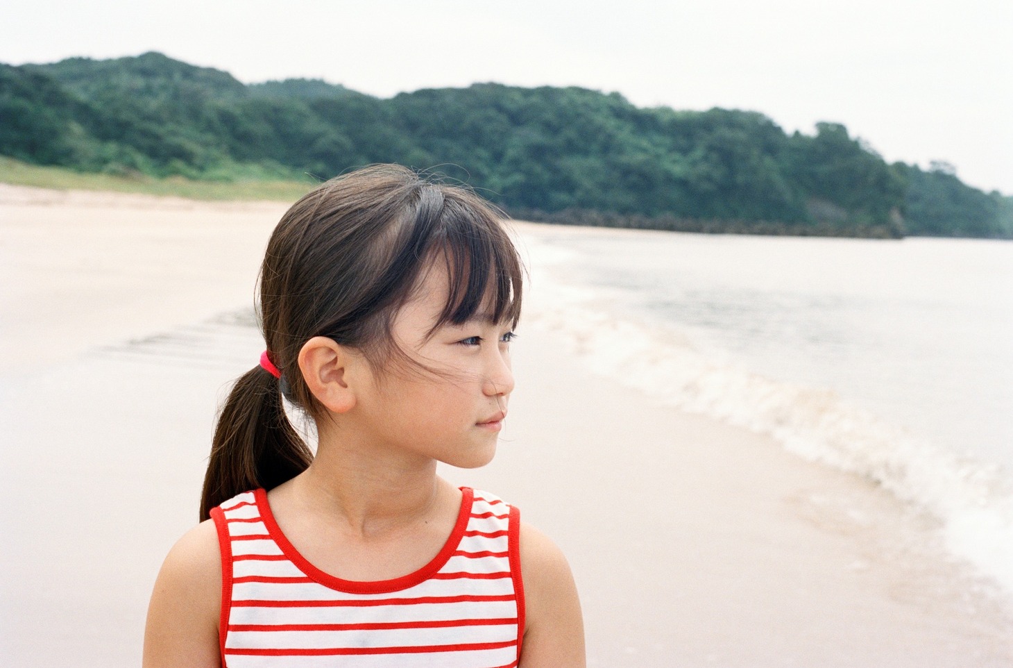 「海辺の金魚」より、花田琉愛演じる晴海。