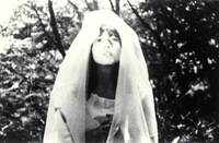 「EMOTION 伝説の午後＝いつか見たドラキュラ」 (c)PSC