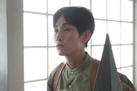 「きまじめ楽隊のぼんやり戦争」より、矢部太郎演じる仁科。