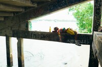 「ビーチ・バム まじめに不真面目」新場面写真