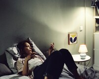 「水を抱く女」