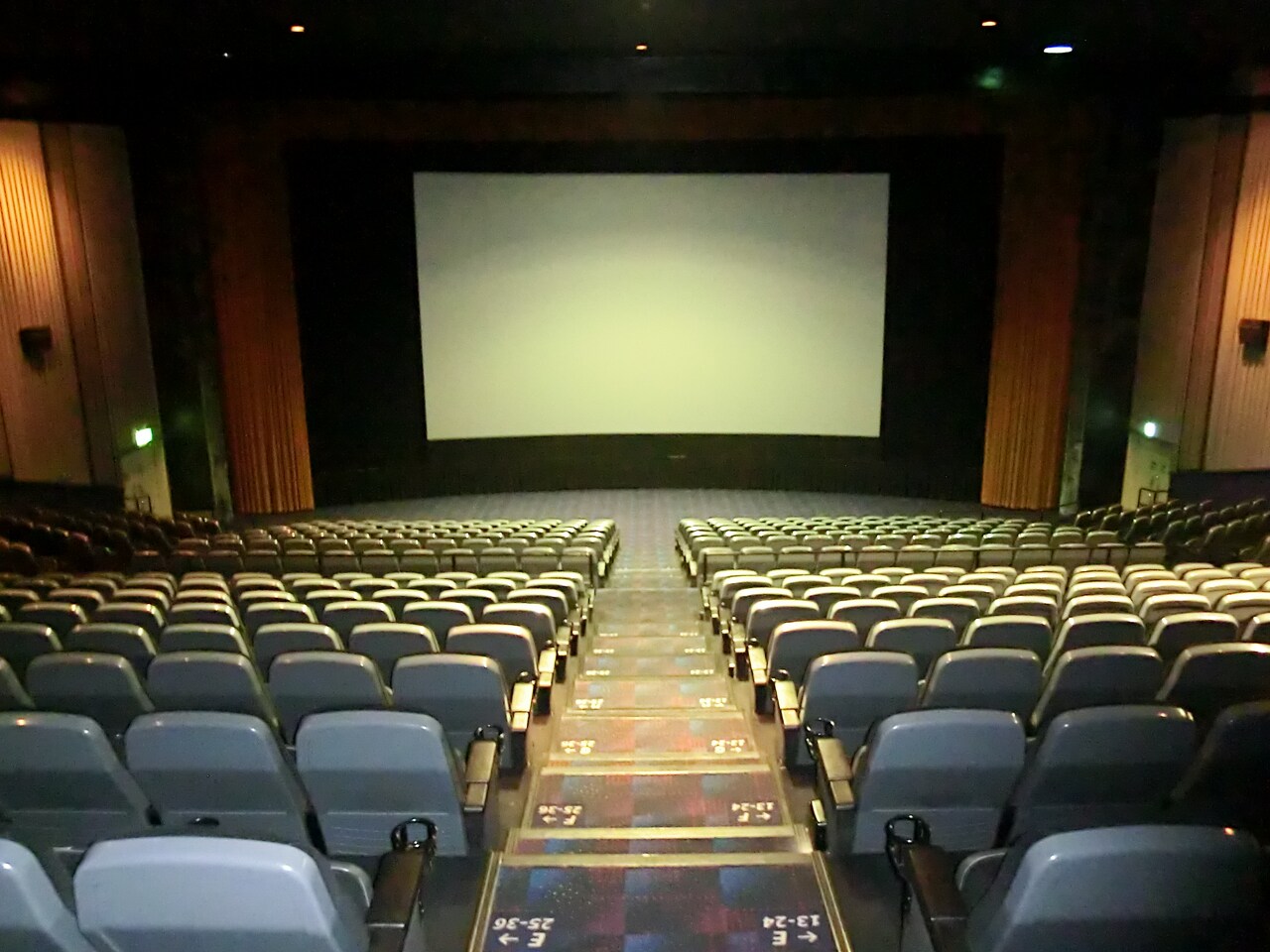 神奈川・イオンシネマ海老名の7番スクリーン。