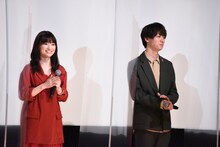 左から優希美青、井上祐貴。
