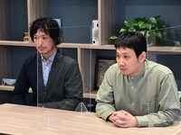 左から高田聡、濱口竜介。