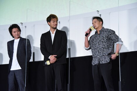 「太陽は動かない」公開記念舞台挨拶の様子。