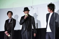 「太陽は動かない」公開記念舞台挨拶の様子。