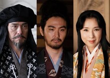 左から佐藤浩市演じる斎藤道三、松田龍平演じる柴田勝家、黒木瞳演じる土田御前。
