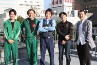 左から溝端淳平、横田栄司、藤原竜也、羽住英一郎、吉田鋼太郎。