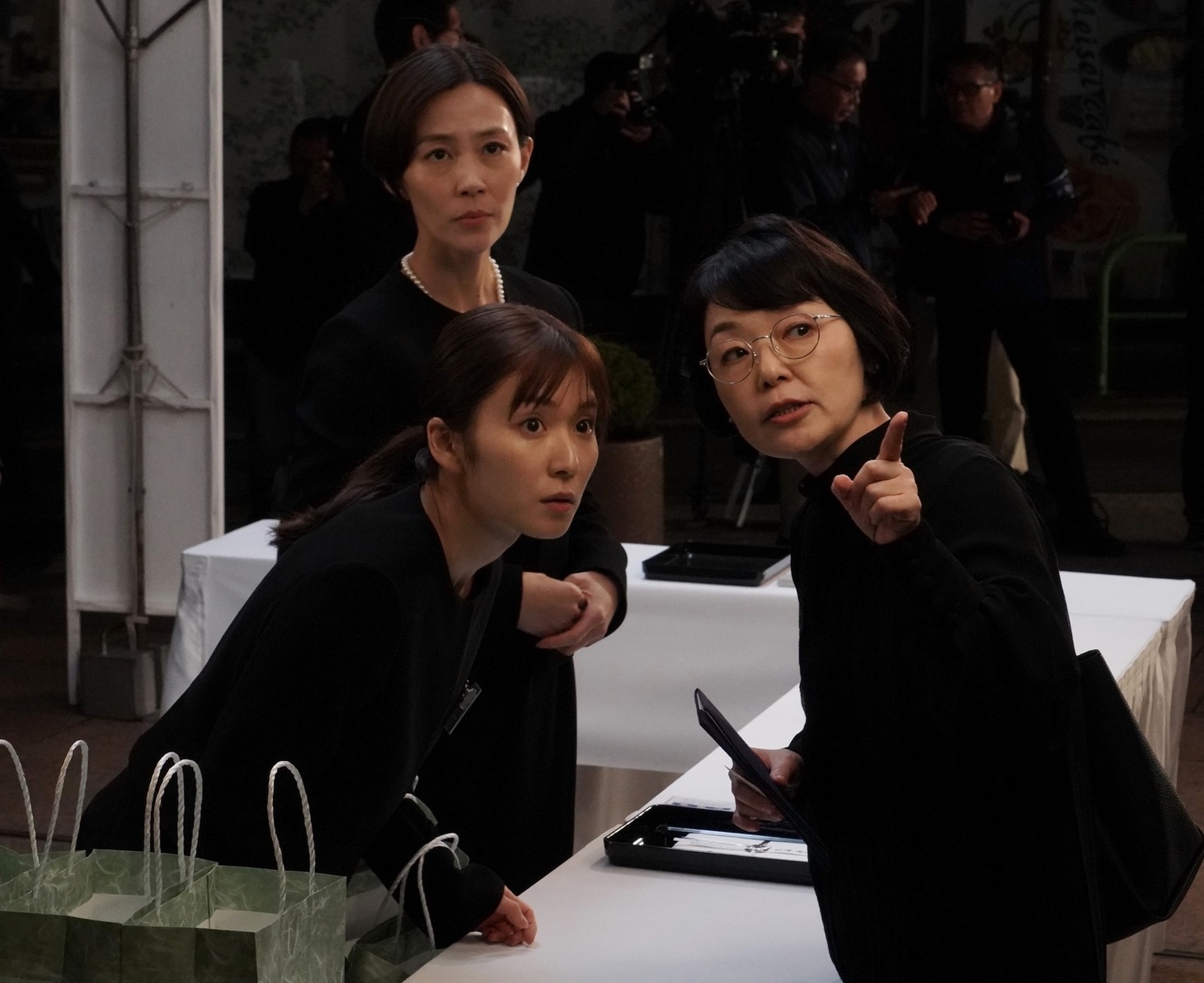 「騙し絵の牙」新場面写真