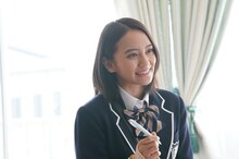 岡田結実演じる飯田直。