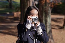 岡田結実演じる飯田直。